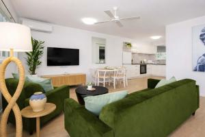 Modern 2 Bedroom Apartment near Mater Hospital , Pimlico Townsville
