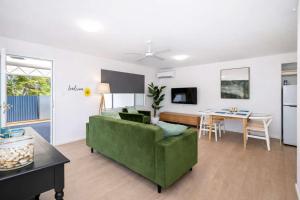 Modern 2 Bedroom Apartment near Mater Hospital , Pimlico Townsville