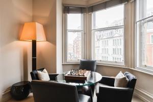3-Bed Knightsbridge - Harrods View & Best Location