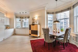 3-Bed Knightsbridge - Harrods View & Best Location