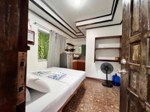Surfers House Near the beach W kitchen Balcony fast wifi