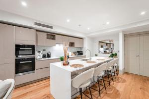 Mayfair Residence on Park Lane with Concierge