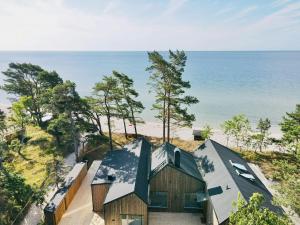 Beachfront Villa With Sea Views In Äspet