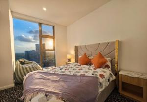 Luxe 2BR 2BA King Bed Spectacular Views, Pools & Spa