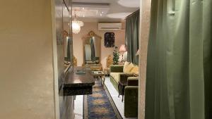 Fancy apartment private entrance close to airport