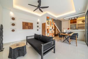 Alisa Villa - Pool Retreat with Rooftop Lounge close to Beach
