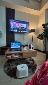 San Lorenzo Place Arjan Condotel