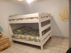 Resort like super heated pool & direct beach front