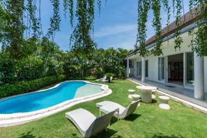 Luxury 5BR Villa with Rooftop BBQ Pool 500M to Beach