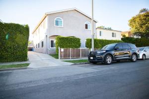 Modern 5-bedroom House FREE parking