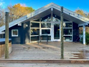 Cottage With Beach Access On Sjællands Odde