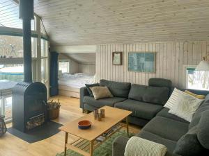 Cottage With Beach Access On Sjællands Odde