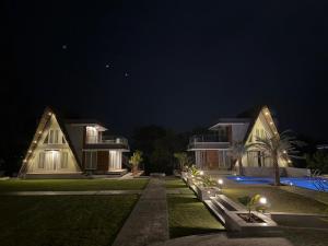 Airawat Farms - Hill View Villas with Private Pool