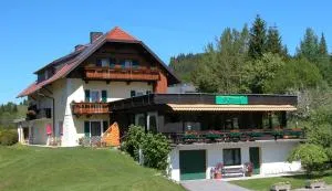 Kraners Alpenhof BIO Bed and Breakfast Pension - Lienz