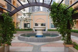 Studio Unit in Mckinley Hill