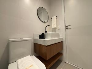 2Q Alto Padrão Ar, Vaga, Máquina de Lavar