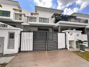 17Pax Seremban Lovely Bear Homestay Forest View