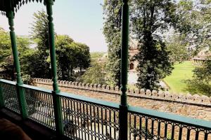 Forest Lane 2 Monuments View 1000 sq ft Apartment