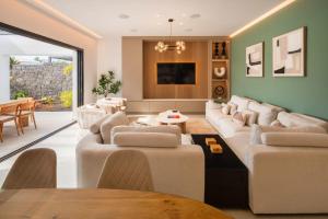 CRISTELLE by Buenavilla