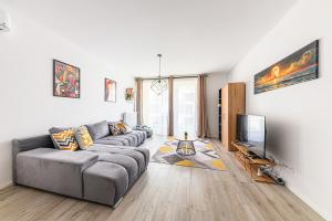 Elite Residence Suite -Chic Serenity with AC in a Free Park zone