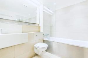 Canary Wharf Riverside gateway