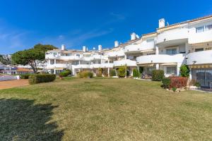 Sea, Pool And Garden Views A228