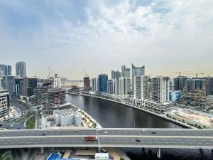 Stylish Studio Business Bay - Canal View - Gym & Pool
