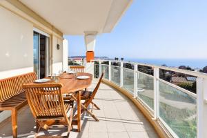 3BR flat with sea view balcony - Pool & Parking