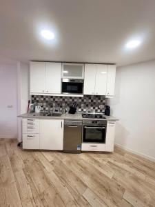 Feel at home at Tamara apartment - two steps to the pool