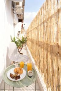 Spacious 2BR Apartment with Balcony