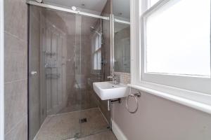 Contemporary 5 Bed House in Hammersmith