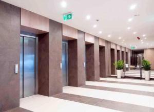 Urban Chic - 2 Bedrooms - Rondo ONZ - Luxury Warsaw Stays - Pereca street