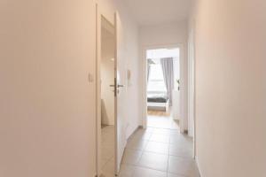 Urban Chic - 2 Bedrooms - Rondo ONZ - Luxury Warsaw Stays - Pereca street