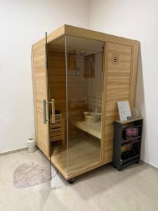 Kosmosuite con sauna e idromassaggio in camera