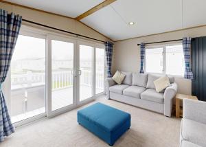 Unity Skirlington Coast Yorkshire