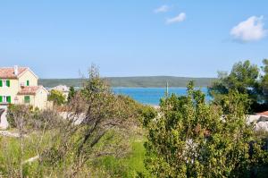 House with sea view and garden in Nerezine