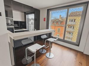 Comfortable 1BR flat at great location - Baron 44