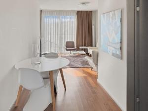 Comfortable 1BR flat at great location - Baron 44