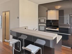 Comfortable 1BR flat at great location - Baron 44