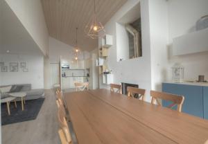 Antares 310 au centre a Anzere avec vue sur les Alpes