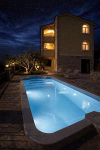 Villas Verde - pools with a view for 20 guests