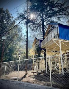 Treehouse by the lake