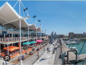 Central Southsea Studio, Perfect for work or Leisure, Central, Parking, self check-in, modern and comfortable