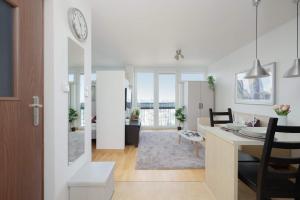 Studio in City Center near the Capitol Theater by Noclegi Renters