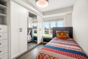 Etobicoke 2 Bedroom Townhouse Close to Waterfront