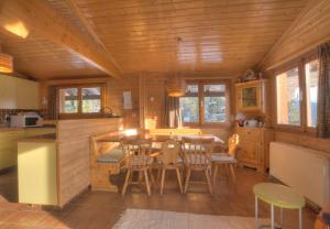 Chalet Johnson a Anzere avec vue sur les Alpes