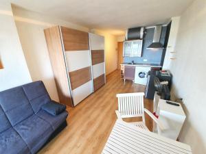 ESTUDIO SEAFRONT MIAMI 2-10