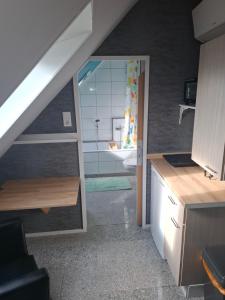 Apartment No 6 für Radtouristen und Geschäftsreisende mit eigenem Bad im DG