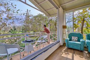 SaffronStays Chirping Chalet