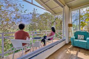 SaffronStays Chirping Chalet